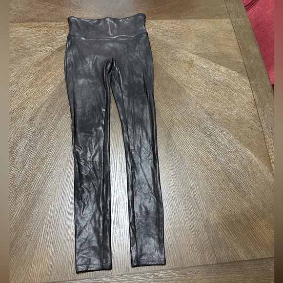 SPANX PETITE FAUX LEATHER LEGGINGS, Petite Small, Black - Picture 11 of 12